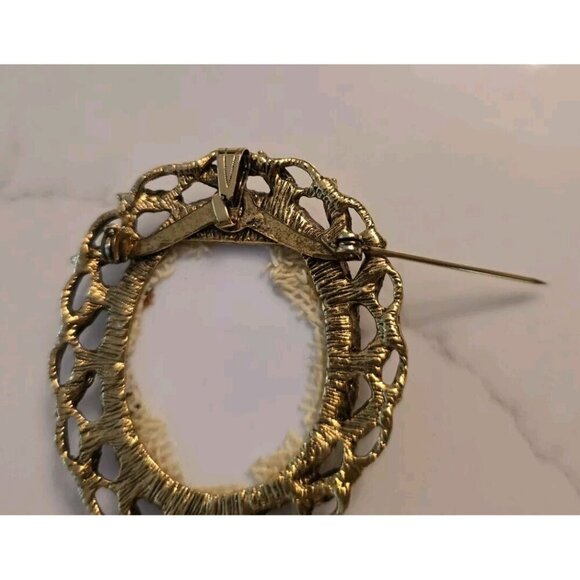 Vintage Embroidered Owl Pendant Brooch Cross Stitch Needlepoint Retro Gold tone - Picture 6 of 6